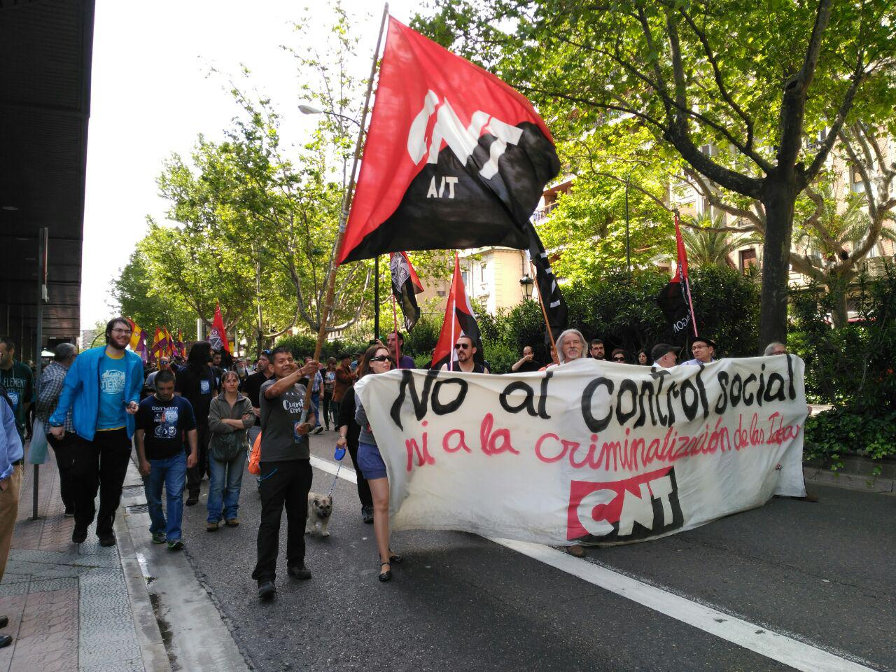 [CNT-Aragon.Rioja] Crónica manifestación 8 de Yesa en Zaragoza
