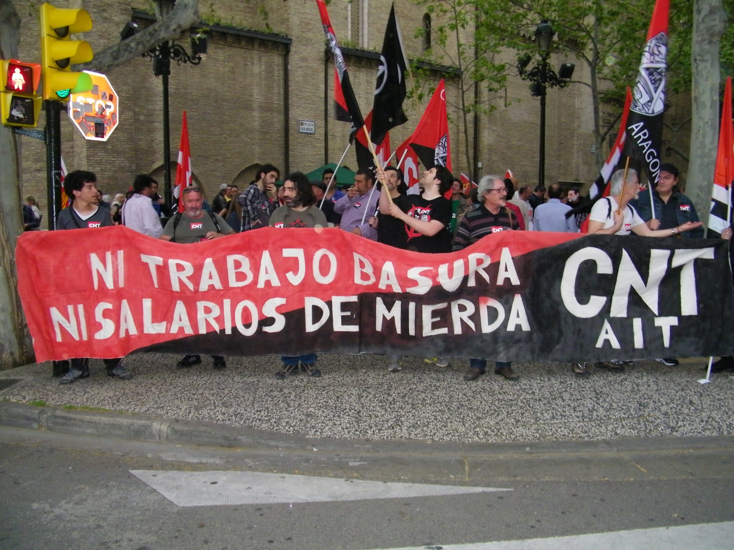 [CNT-Zaragoza] Crónica de la manifestación en solidaridad y apoyo a los trabajadores de FCC.
